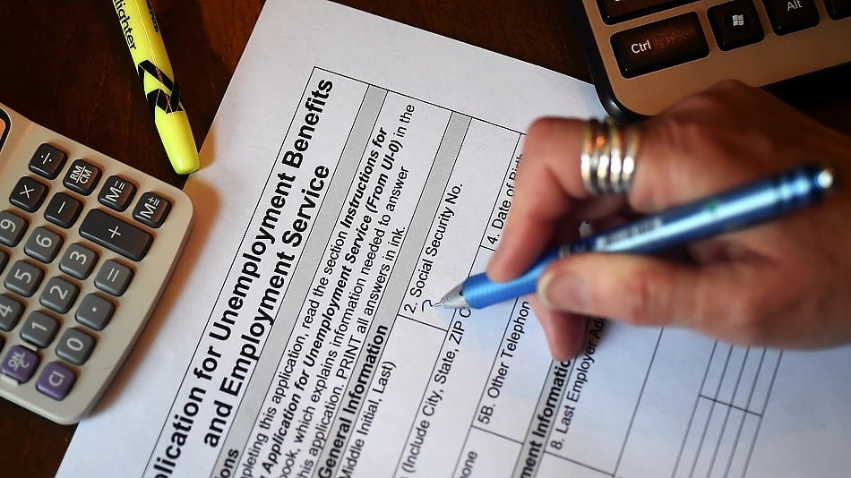 WATCH: Mike McKee reports on the increase in initial jobless claims.Source: Bloomberg