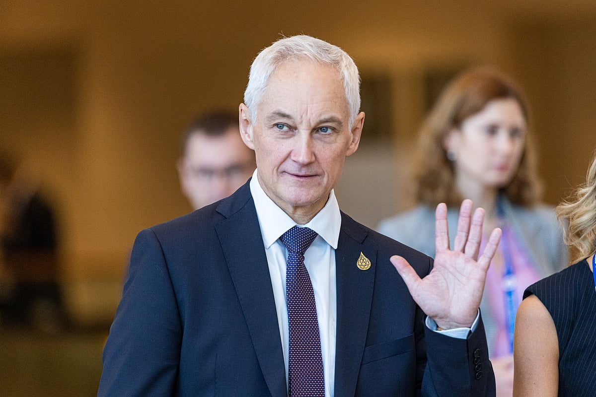 Putin Appoints Economist as Defense Minister in Shock Reshuffle