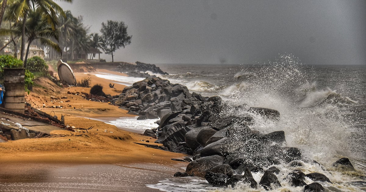 Cyclonic Storm Over Bay Of Bengal May Trigger Heavy Rain In Odisha, Bengal From Oct 27: IMD Cyclonic Storm Over Bay Of Bengal May Trigger Heavy Rain In Odisha, Bengal From Oct 27: IMD