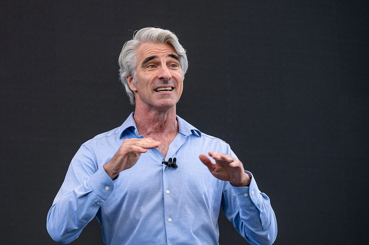 Craig Federighi, senior vice president of software engineering at Apple, said the company’s new AI system would take a personalized approach while still securing user data.Photographer: David Paul Morris/Bloomberg