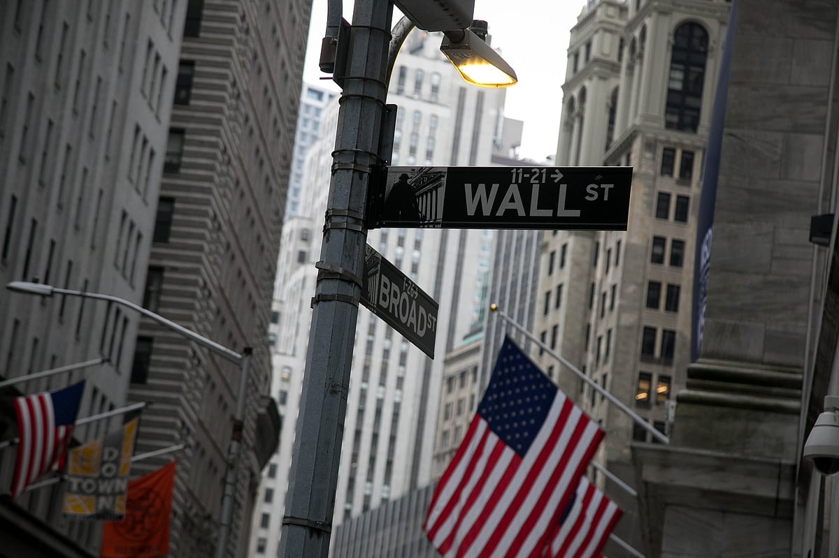 Wall Street rally fades.Photographer: Michael Nagle/Bloomberg