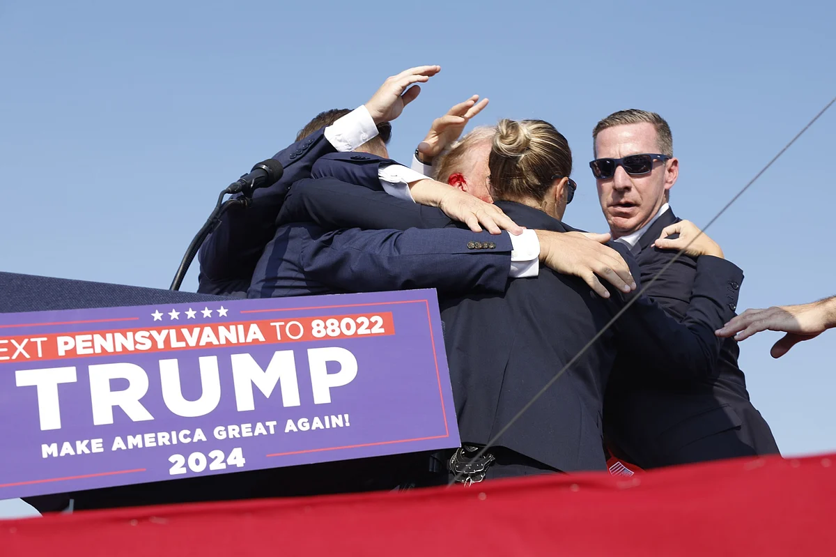 Donald Trump Rushed Offstage After Shooting Attempt: Photos