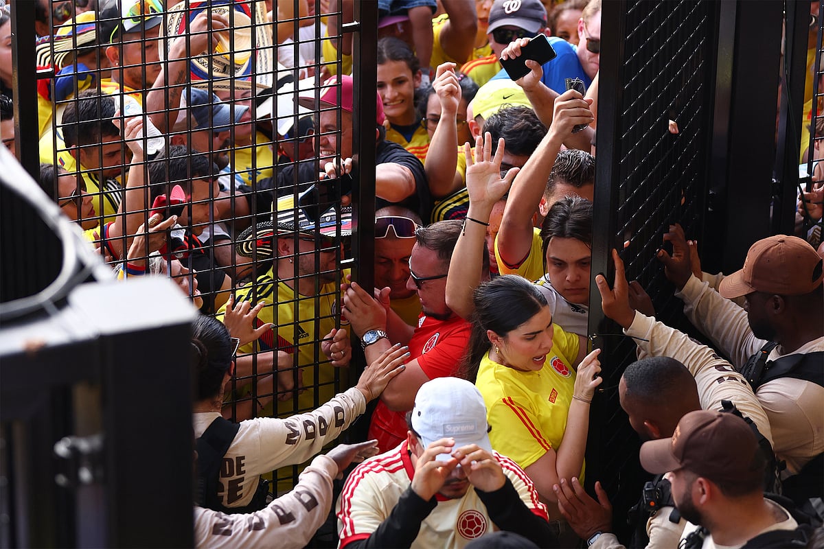 Fans try to enter the stadium during the match in Miami Gardens on July 14.Photographer: Maddie Meyer/Getty Images