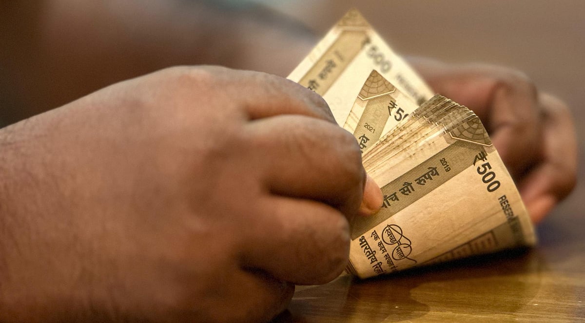<div class="paragraphs"><p>Close view of a person counting Indian currency Rs 500 notes  (Photo: Radhakisan Raswe/ Source: NDTV Profit).</p></div>