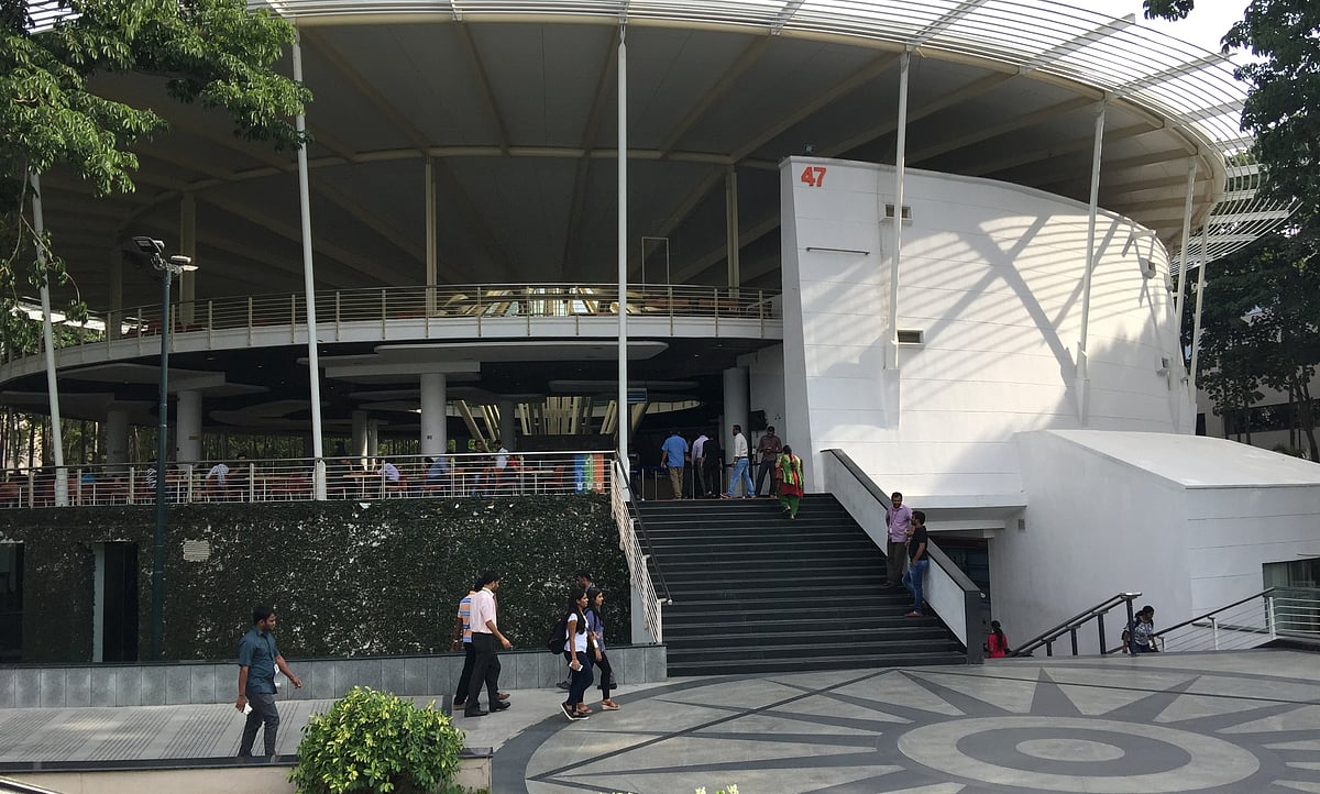 <div class="paragraphs"><p>NSE Nifty IT declined over 3% ahead of the US Federal Reserve's policy decision, due to be announced today. IT companies eroded over Rs 1 Lakh crore market cap. (Source: NDTV Profit)</p></div>