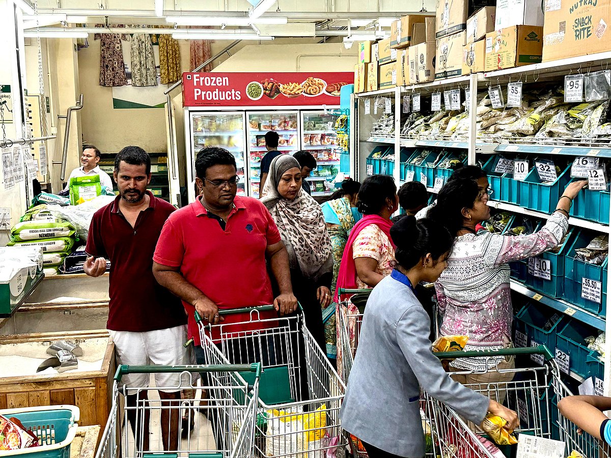 <div class="paragraphs"><p>Shoppers browse household goods at a DMart store operated by Avenue Supermarts Ltd., in Kurla Mumbai, India on June 11, 2024 (Photo: Vishal Patel/ Source: NDTV Profit)</p></div>