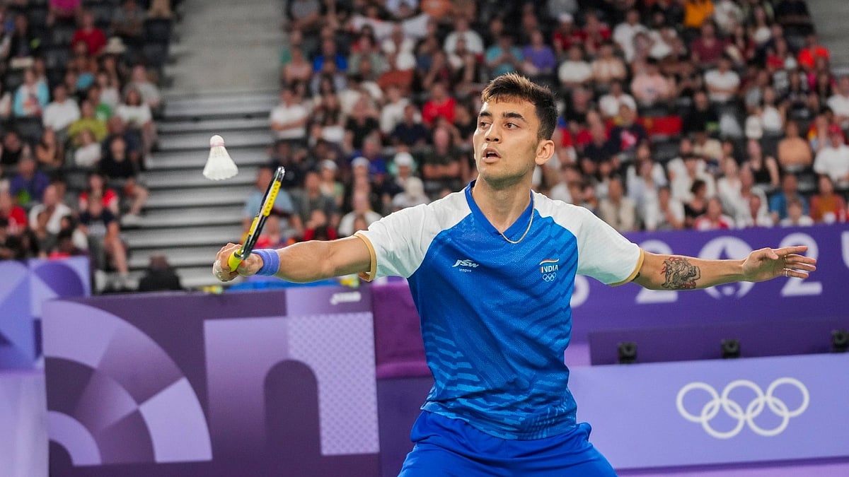 <div class="paragraphs"><p>India's Lakshya Sen plays against Taiwan's Chou Tien-chen during their men's singles badminton quarter final match at the 2024 Summer Olympics, Friday, Aug. 2, 2024, in Paris, France. (Source: AP/PTI)</p></div>