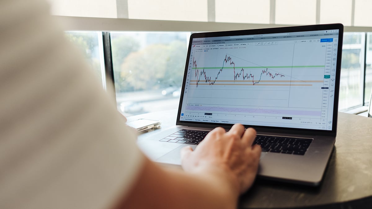 <div class="paragraphs"><p>(Source: <a href="https://unsplash.com/@jsnbrsc?utm_source=unsplash&amp;utm_medium=referral&amp;utm_content=creditCopyText">Jason Briscoe</a>/ <a href="https://unsplash.com/s/photos/trader?utm_source=unsplash&amp;utm_medium=referral&amp;utm_content=creditCopyText">Unsplash</a>)</p></div>