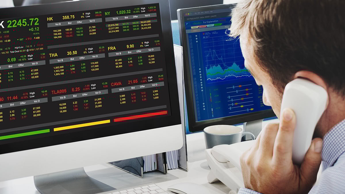 <div class="paragraphs"><p>A stock broker talking on phone. (Source: freepik)</p></div>