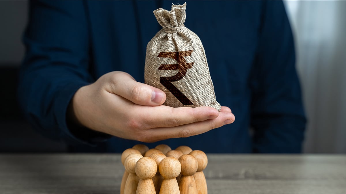 DA Hike: सरकार का केंद्रीय कर्मचारियों को दिवाली का तोहफा, DA में हुई 3 फीसदी की बढ़ोतरी