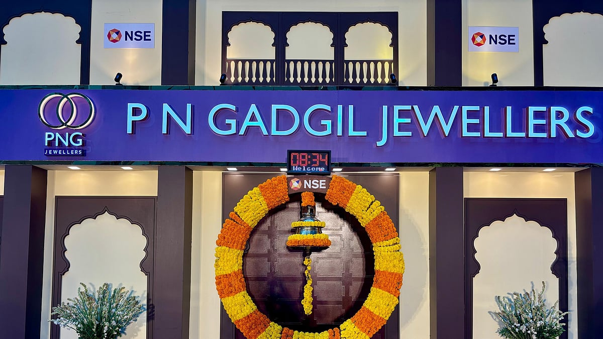 <div class="paragraphs"><p>Listing ceremony of PN Gadgil Jewellers Ltd. on the NSE on Sept. 17, 2024.</p><p>(Source: Pralhad Shinde/NDTV Profit)</p></div>