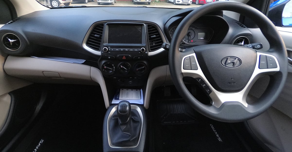 <div class="paragraphs"><p>Hyundai New Santro Car  Interior. (Source: NDTV Profit)</p></div>