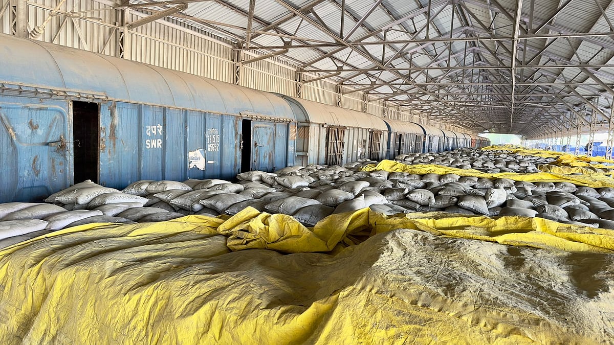 <div class="paragraphs"><p>Cement bags lying inside a warehouse in Jogeshwari, Mumbai. (Source: Vijay Sartape/ NDTV Profit)</p></div>
