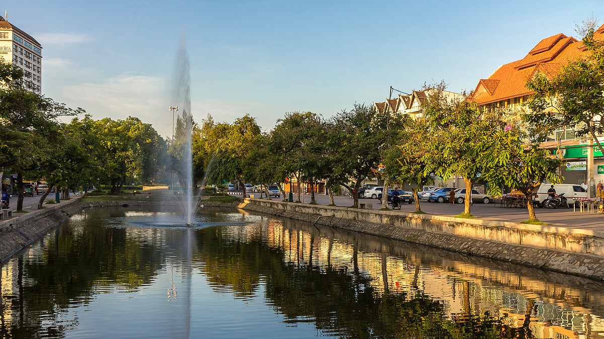 <div class="paragraphs"><p></p></div>