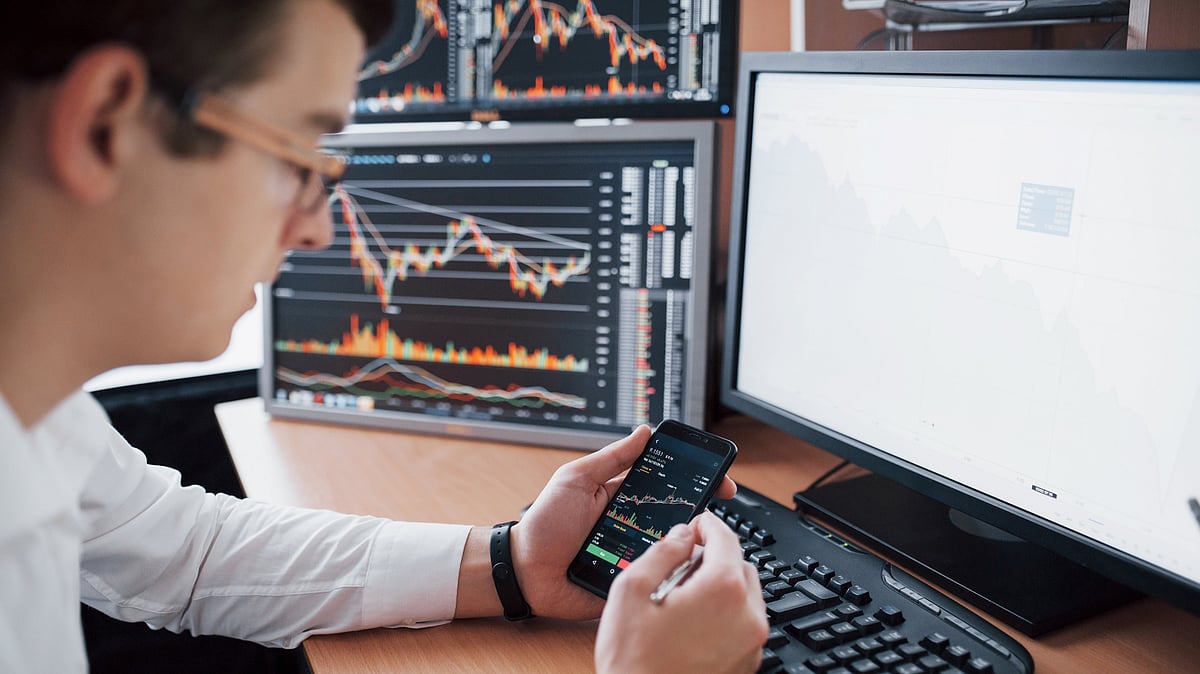 <div class="paragraphs"><p>The NSE Nifty 50 ended 162.45 points or 0.69% lower at 23,526.5, while BSE Sensex lost 528.28 points or 0.68% to close at 77,620.21. (Photo: Freepik)</p></div>