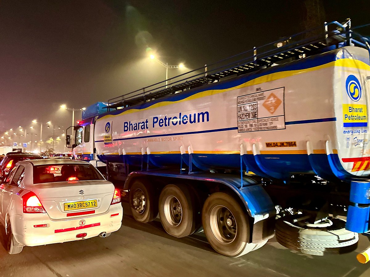 <div class="paragraphs"><p>A Bharat Petroleum Corp. oil tanker in Mumbai. (Photographer: Vijay Sartape/NDTV Profit)</p></div>