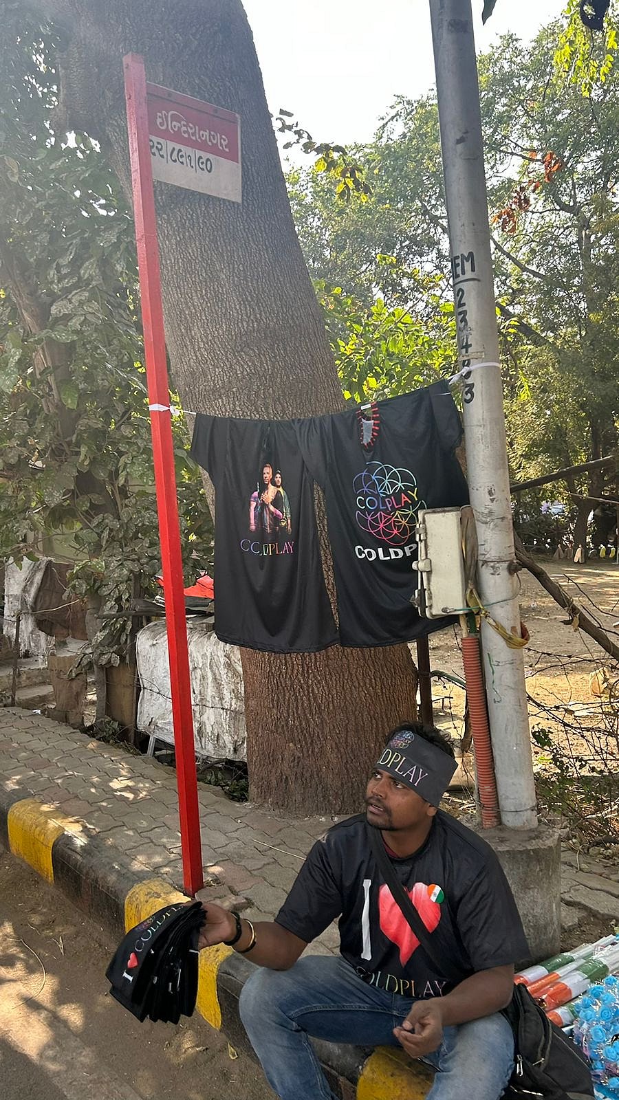 <div class="paragraphs"><p>Unofficial Coldplay merchendise being sold on the streets of Ahmedabad. (Photo source: Pallavi Nahata)</p></div>