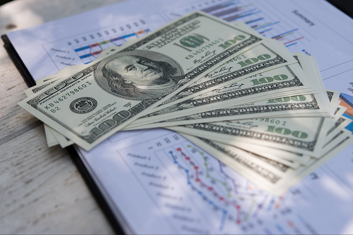 DIIs Start Samvat 2082 With Rs 607-Crore Net Selling; FPIs Stay Buyers