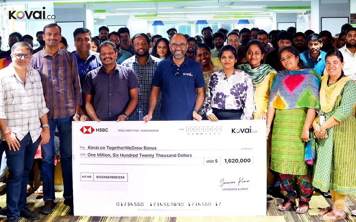 <div class="paragraphs"><p>Saravanakumar gives the bonus cheque to his employees. (Photo credit:&nbsp;Saravanakumar)</p></div>