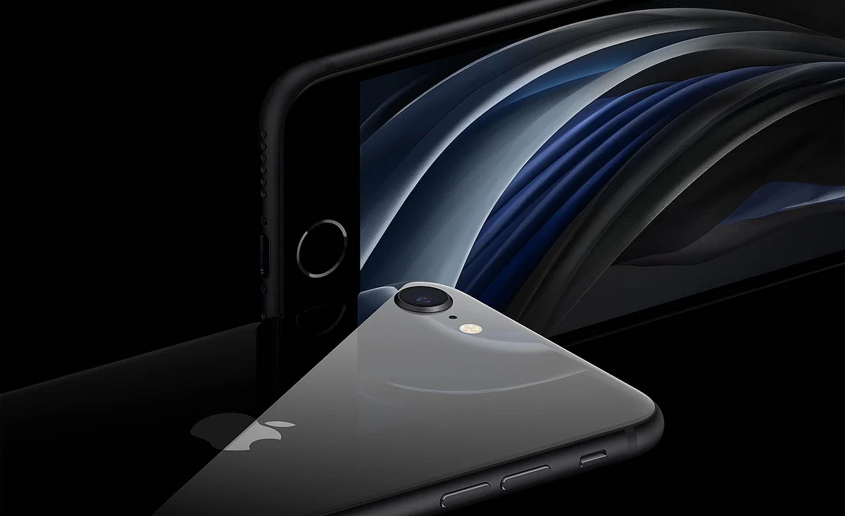 <div class="paragraphs"><p>The iPhone SE 2020 was built with aerospace-grade aluminium and durable glass with an all-black front, along with rear glass finish and centred Apple logo.</p></div>