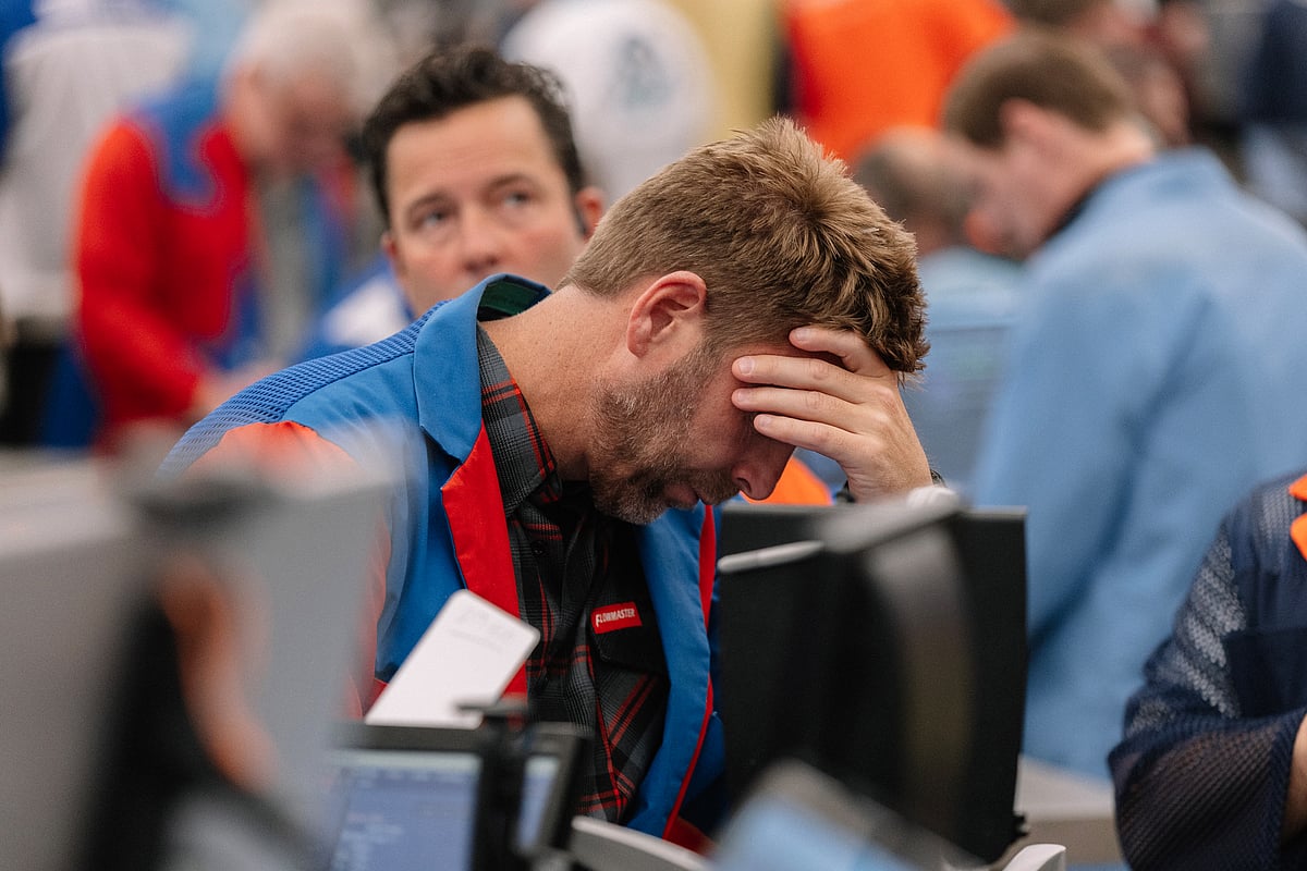 Beneath US Market's Uneasy Calm, Dread Runs Deep Across Wall Street