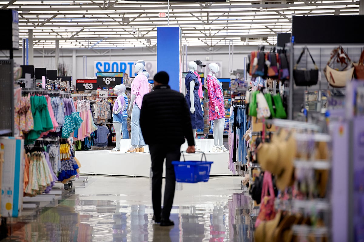 Trump Risks US Consumer Discontent With His Tariffs, Poll Shows