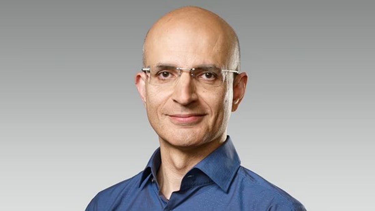 All About Sabih Khan: Apple's New COO Of Indian Descent Who Will Replace Jeff Williams