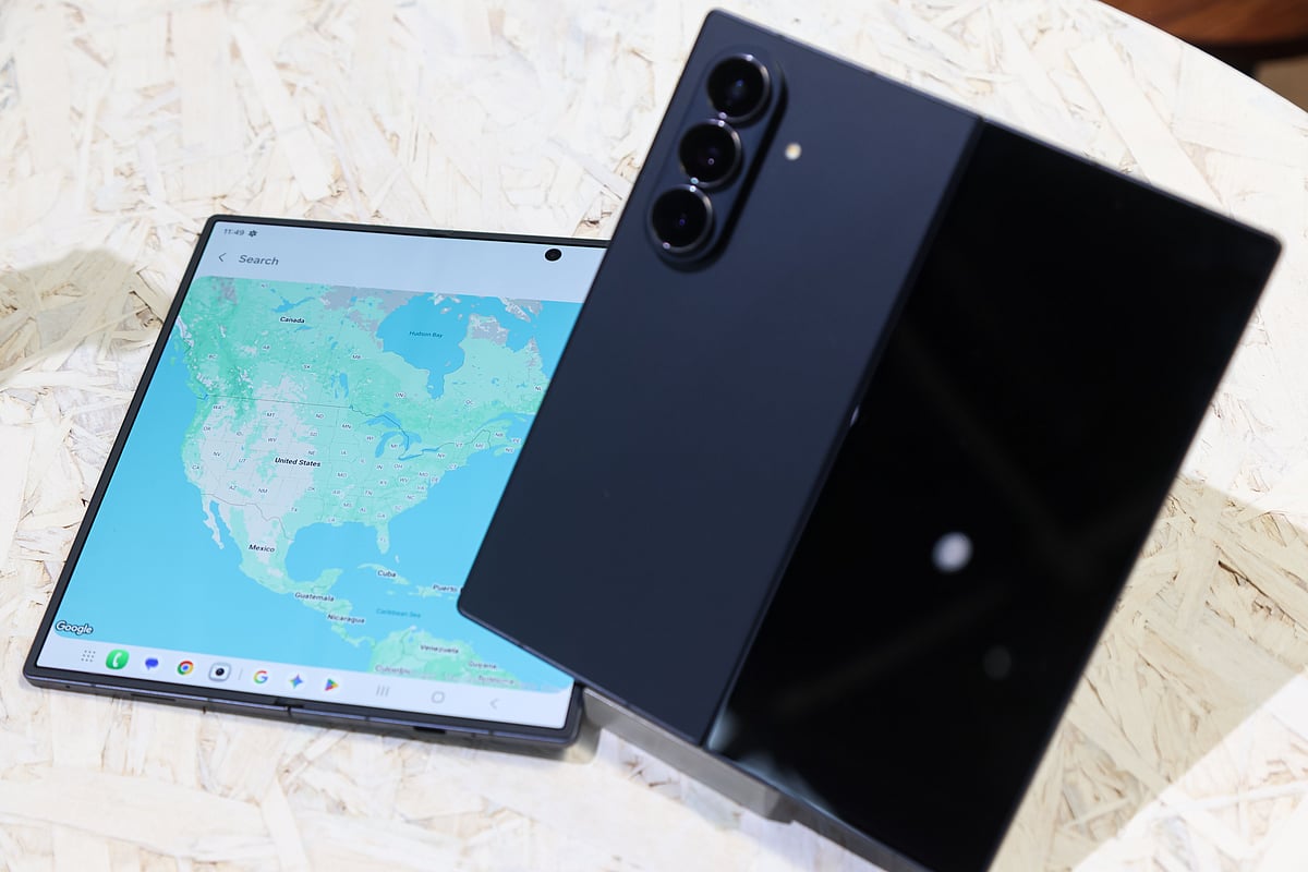 <div class="paragraphs"><p>Samsung’s Galaxy foldable devices should see competition from a foldable iPhone next year. (Image:&nbsp;Michael Nagle/ Bloomberg)</p></div>