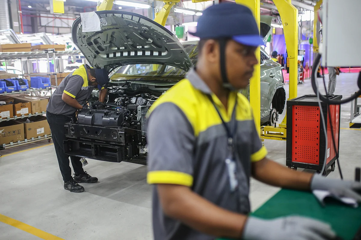 <div class="paragraphs"><p>Inside the new VinFast manufacturing plant in Thoothukudi, India. (Image: Dhiraj Singh/ Bloomberg)</p></div>