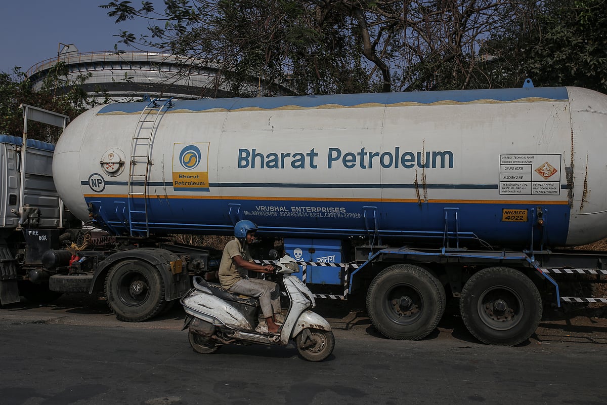 India's State Refiners Pause Russia Oil Buys As US Adds Pressure