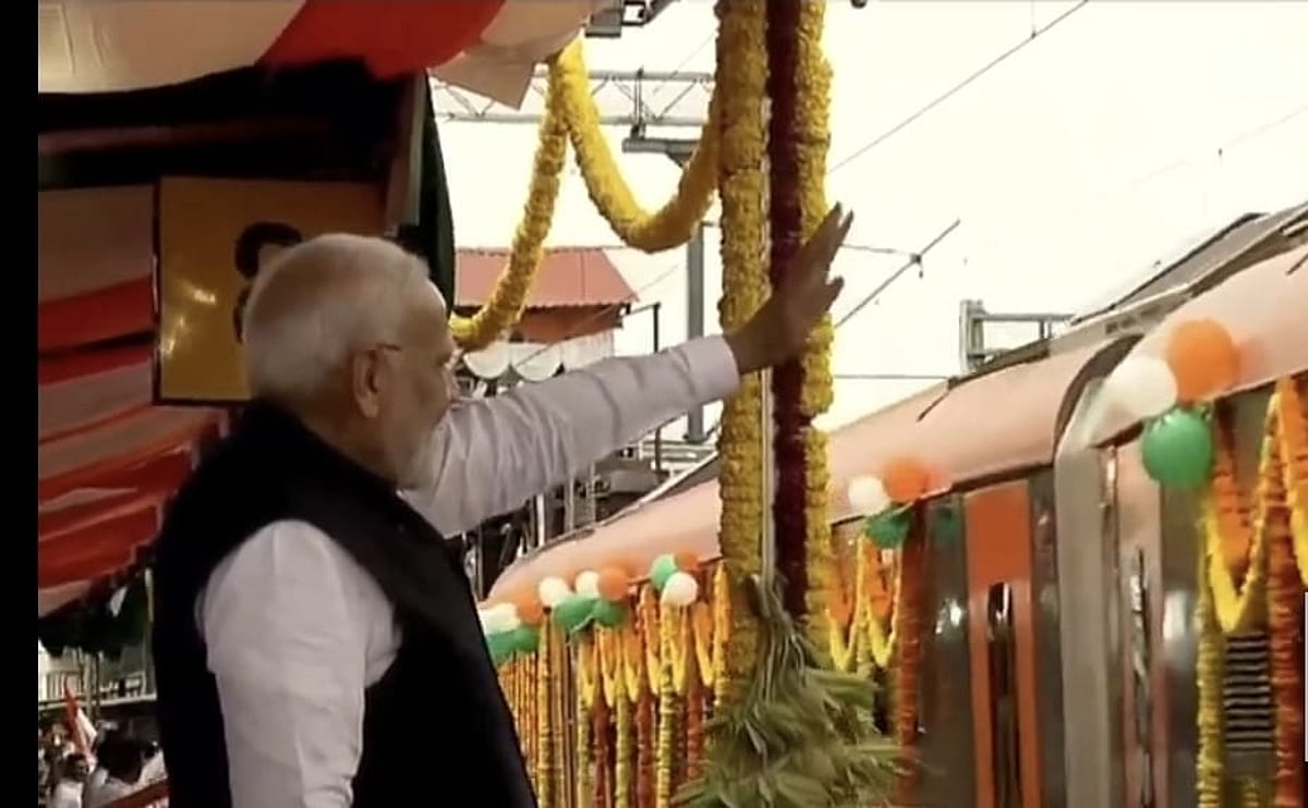 PM Modi Flags Off Three Vande Bharat Express Trains In Bengaluru