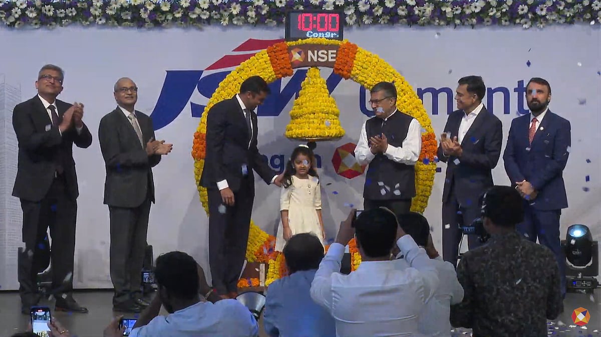 <div class="paragraphs"><p>JSW Cement shares listed at 4% premium over the IPO price. The scrip opened at Rs 153.5 apiece on the NSE and Rs 153 on the BSE.</p></div>