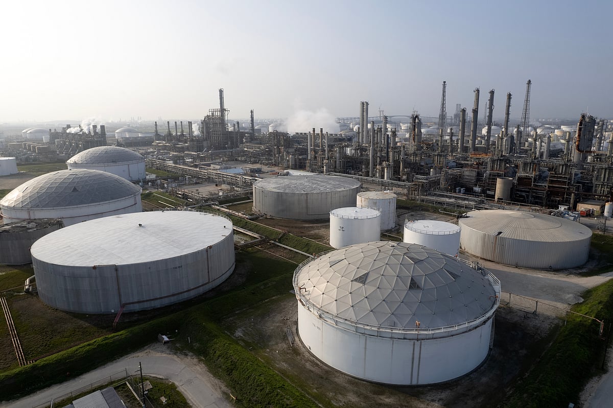 Oil Steady As Industry Report Points To Shrinking US Stockpiles