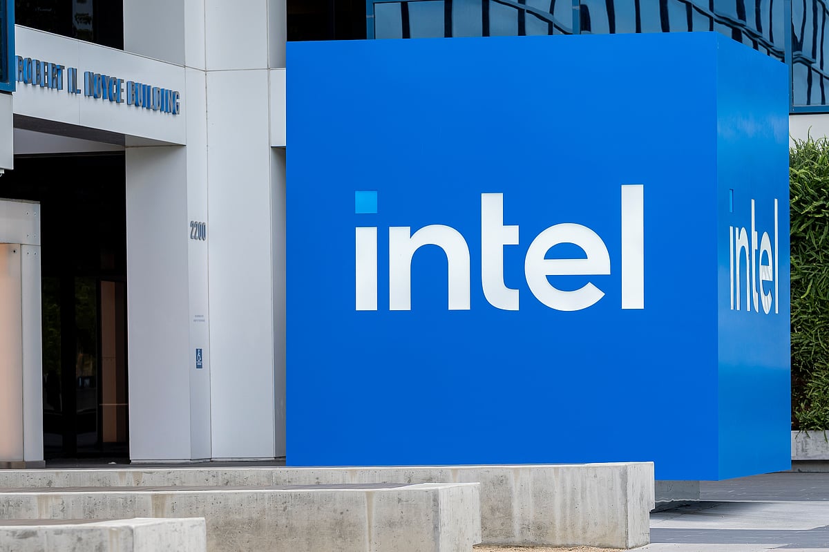 US Takes Nearly 10% Intel Stake, Clinching Unorthodox Deal