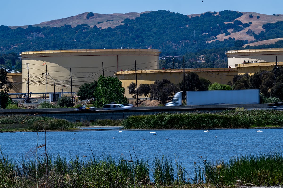 Oil Prices Set For Monthly Loss As Glut Concerns, Geopolitics Dominate