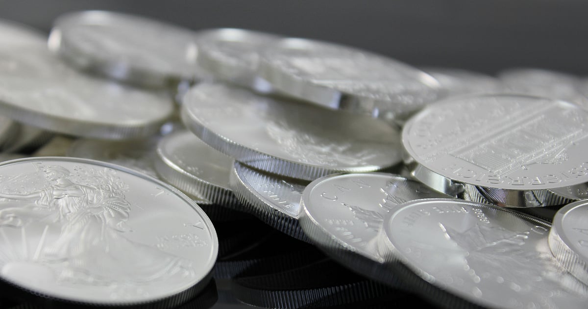 Silver Hits Rs 1.94 Lakh in Delhi, Near Globally After Fed Rate Cut Silver Hits Rs 1.94 Lakh in Delhi, Near Globally After Fed Rate Cut