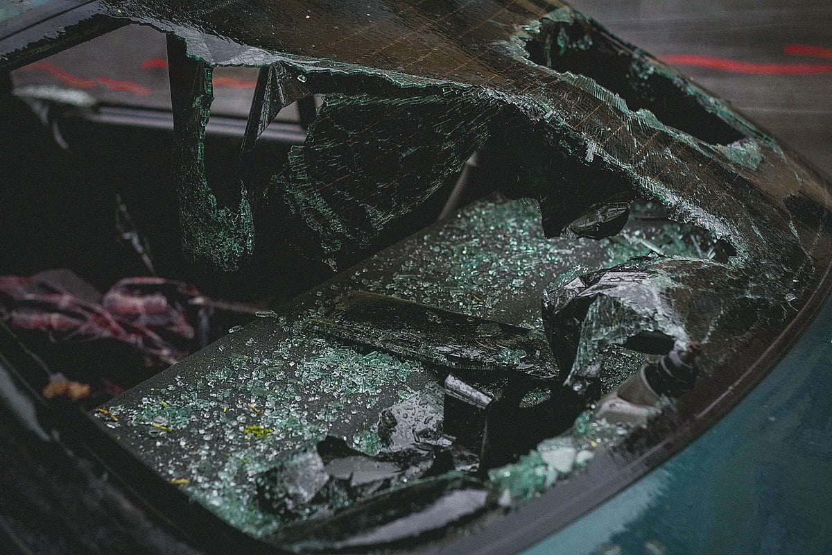 Lamborghini Loses Control, Crashes Into Divider On Mumbai's Coastal RoadWatch Video