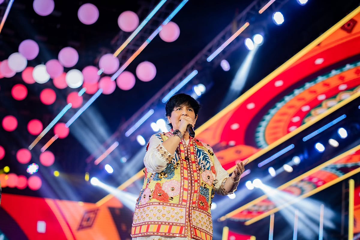Navratri 2025: 'Garba Queen' Falguni Pathak To Perform At BKC, Check Ticket Prices And Other Details