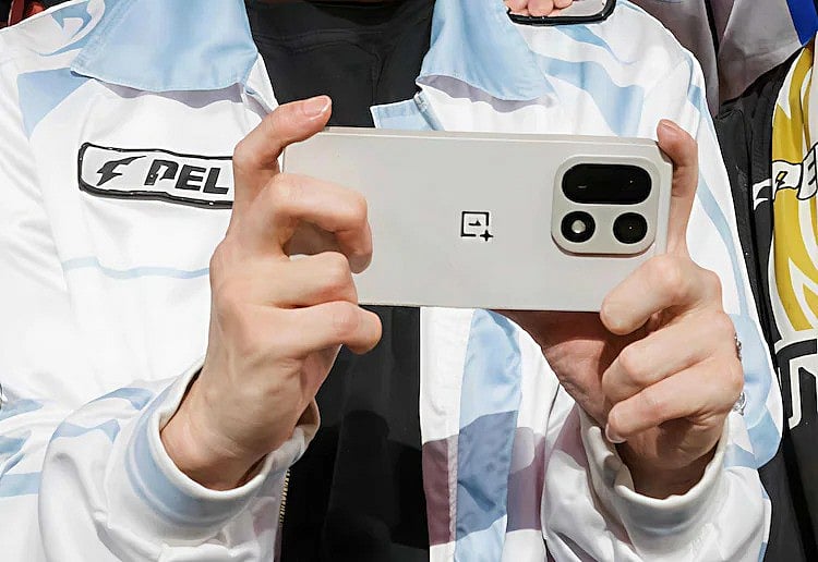 <div class="paragraphs"><p>The leaked image, shared by well-known tipster Digital Chat Station on Weibo, shows a square-shaped camera island.</p></div>