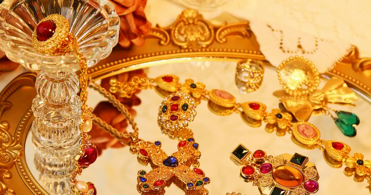 Gold Price Holds Steady Amid Festive Demand — Check Rates In Delhi, Chennai, Other Cities Gold Price Holds Steady Amid Festive Demand — Check Rates In Delhi, Chennai, Other Cities