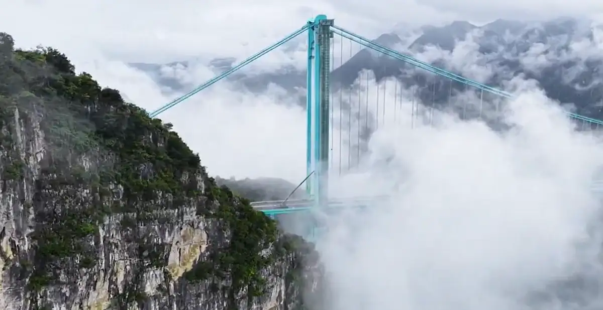 <div class="paragraphs"><p>China's Huajiang Grand Canyon Bridge, in Guizhou province stretches 2,890 meters in total length (Image: Screengrab from video posted by Good View Hunting)</p><p><br></p></div>