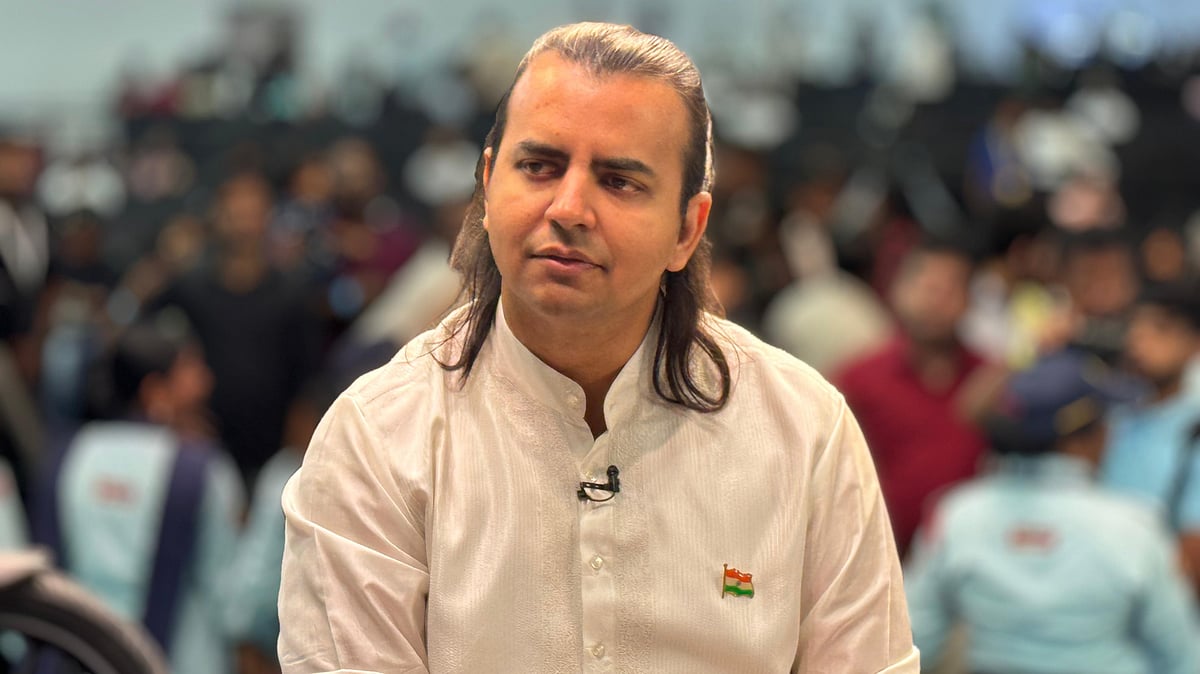 <div class="paragraphs"><p>Ola&nbsp;CEO Bhavish Agarwal informed that their Roadster is resonating with customers with sales being 4x of Q1, hitting peak sales of 450 units per day. (Photo/Vijay Sartape NDTV Profit)</p></div>