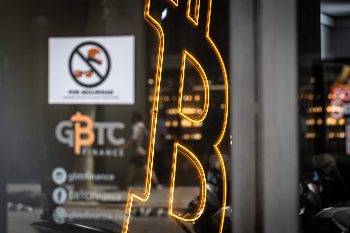 Bitcoin Hammered By Long-Term Holders Dumping $45 Billion