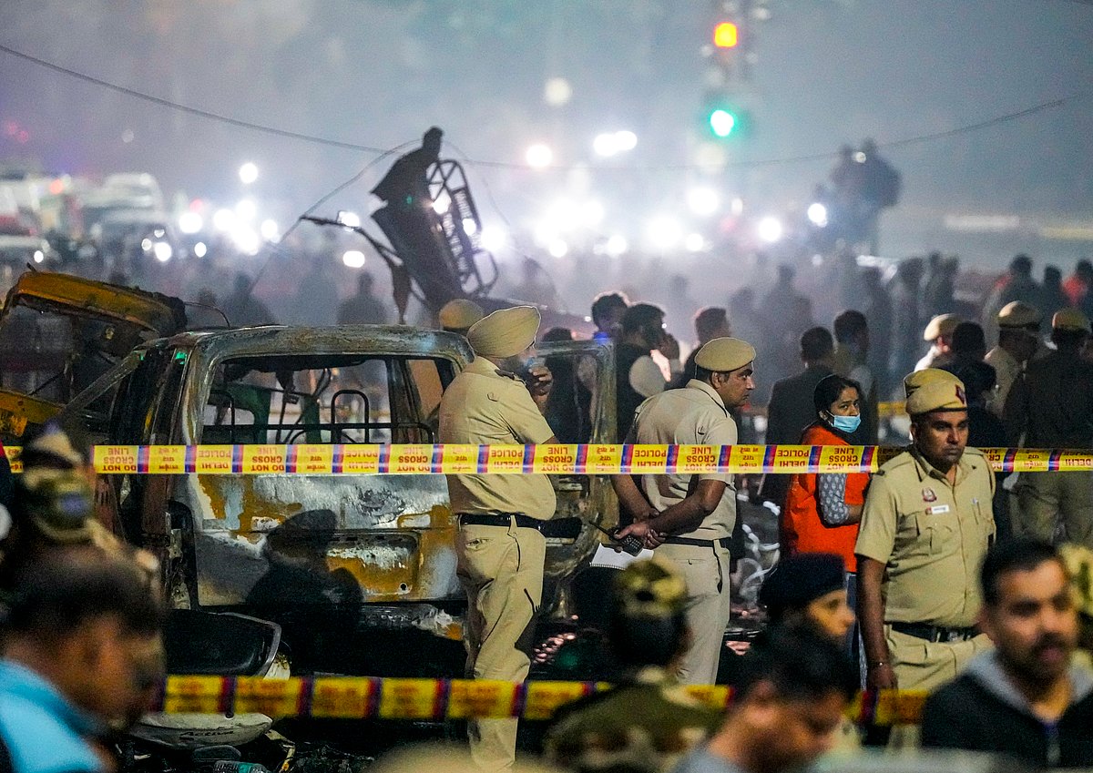 <div class="paragraphs"><p>Security personnel at the spot after a blast occurred in a parked car near Red Fort, leaving multiple vehicles in flames, in New Delhi, Monday, Nov. 10, 2025. (PTI Photo/Salman Ali)&nbsp;</p></div>
