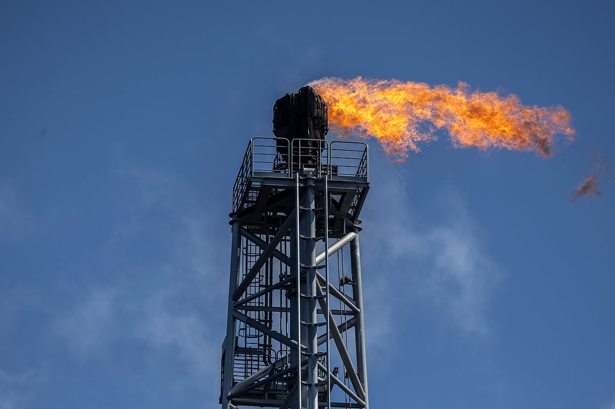 <div class="paragraphs"><p>WTI’s prompt spread — the difference between its two nearest contracts — has narrowed to 9 cents a barrel in backwardation. (Source: Bloomberg)</p></div>