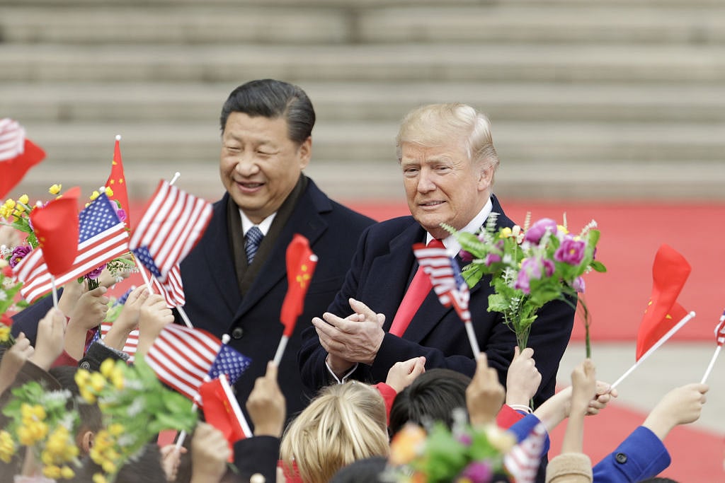 <div class="paragraphs"><p>File image of Xi Jinping with Donald Trump (Photo source: Bloomberg)</p></div>