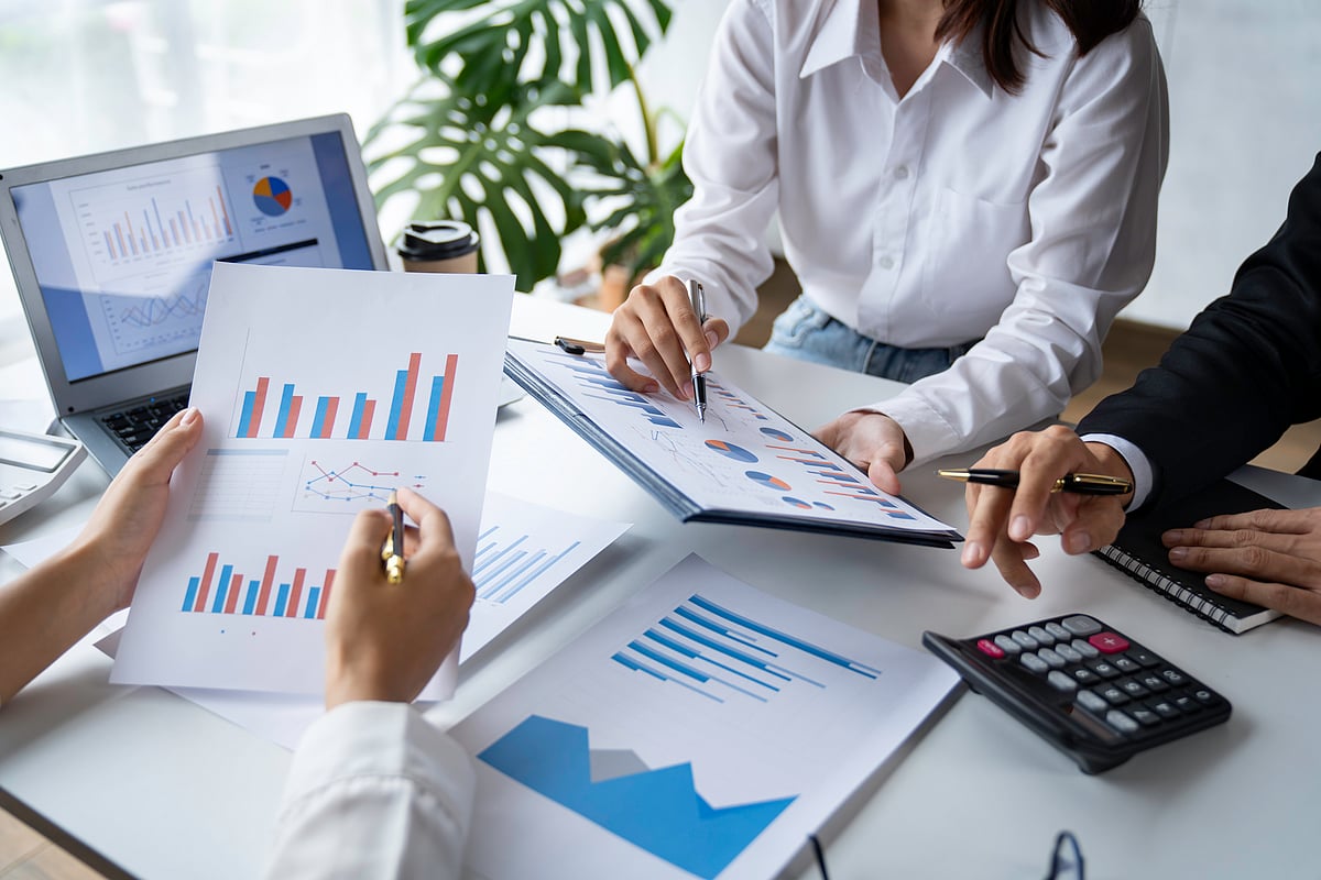 <div class="paragraphs"><p>The NSE Nifty 50 and BSE Sensex resumed gaining. (Photo credit: Envato)</p></div>