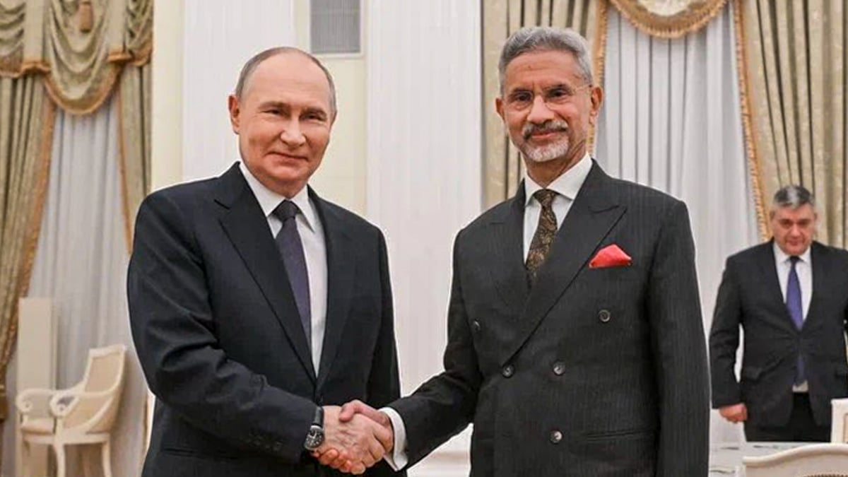 <div class="paragraphs"><p>In this image posted on Nov. 18, 2025, External Affairs Minister S. Jaishankar during a meeting with Russian President Vladimir Putin, in Moscow, Russia. (Photo: PTI)</p></div>