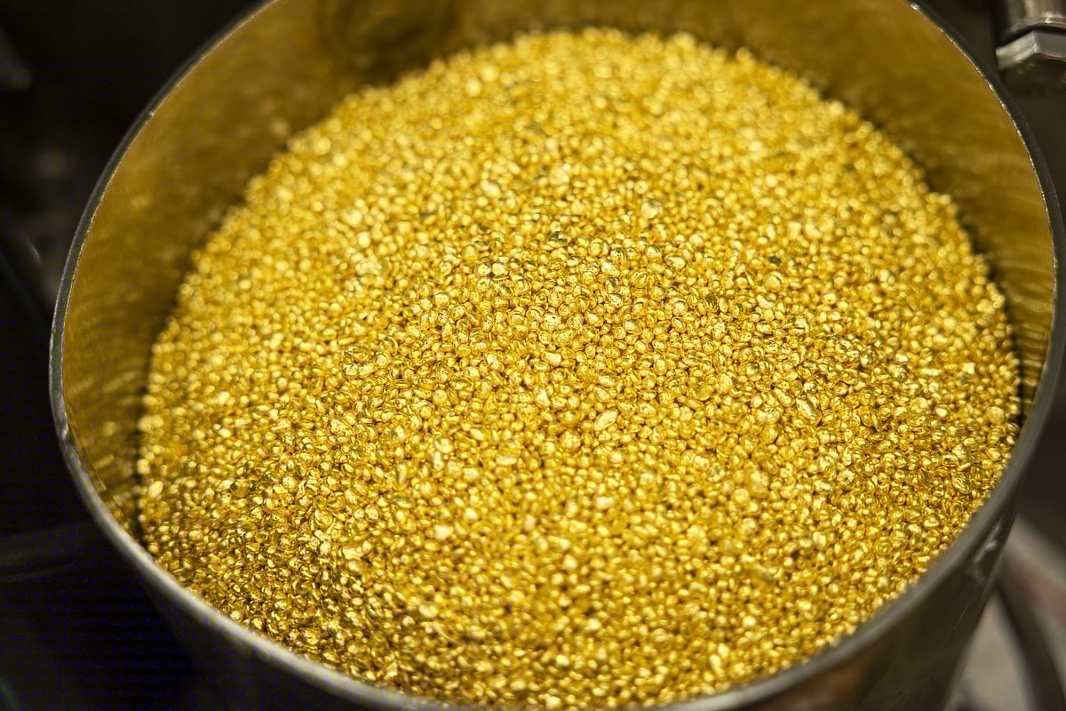 Gold Advances as Traders Bet on December Rate Cut, Await US Data