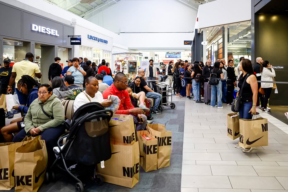 <div class="paragraphs"><p>The data shows US shoppers’ resilience amid higher costs and job-market concerns. (Image Source: Bloomberg)</p></div>